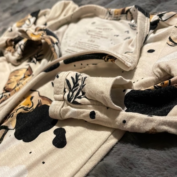 Newborn (fit 0-3) Posh Peanut Perry HTF Elephant Zipper Footie - Picture 9 of 13